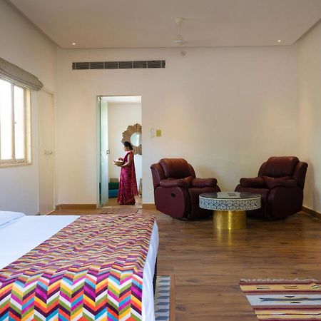 Parijat Private Pool Villa 1, 2 And 3 Bhk Udaipur Eksteriør billede